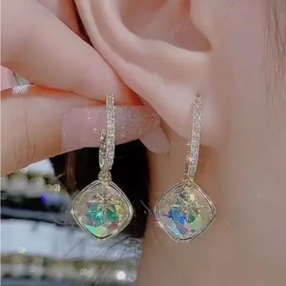 Dangle earrings - Picture 3 of 5